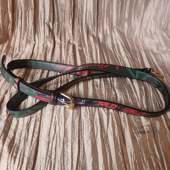 Graffiti "FREAKY" 2 way bag with crossbody strap - Picture 14 of 14